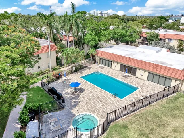 $245,000 | 132 South Cypress Road, Unit 518, Pompano Beach, FL 33060