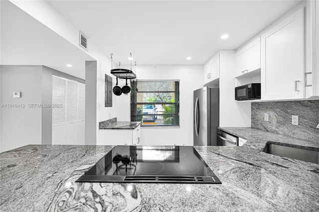 $245,000 | 132 South Cypress Road, Unit 518, Pompano Beach, FL 33060