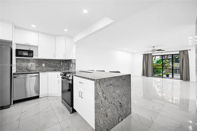 $245,000 | 132 South Cypress Road, Unit 518, Pompano Beach, FL 33060