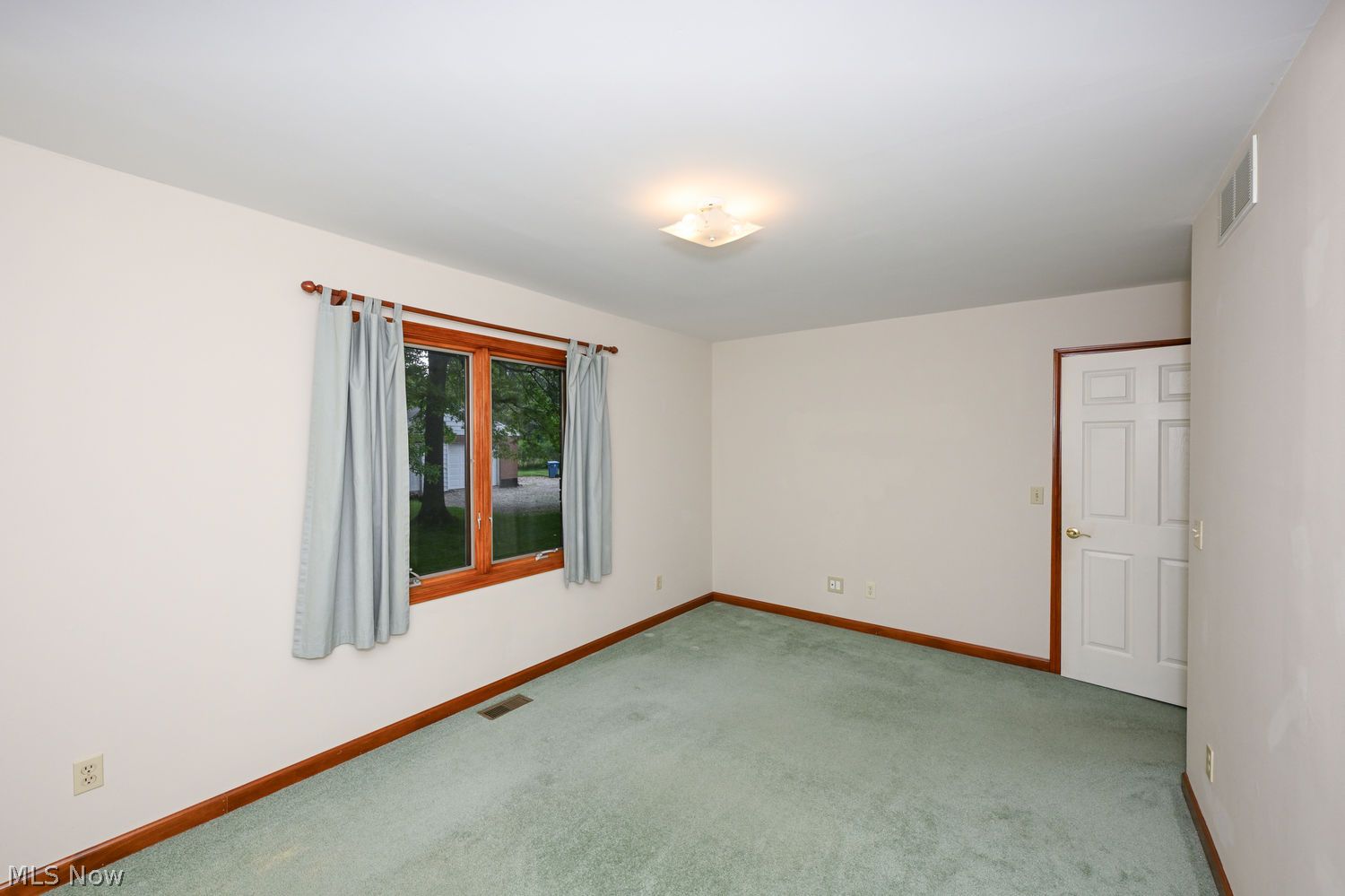 106 South Hametown Road Akron, OH 44321 - Photo 21 of 34
