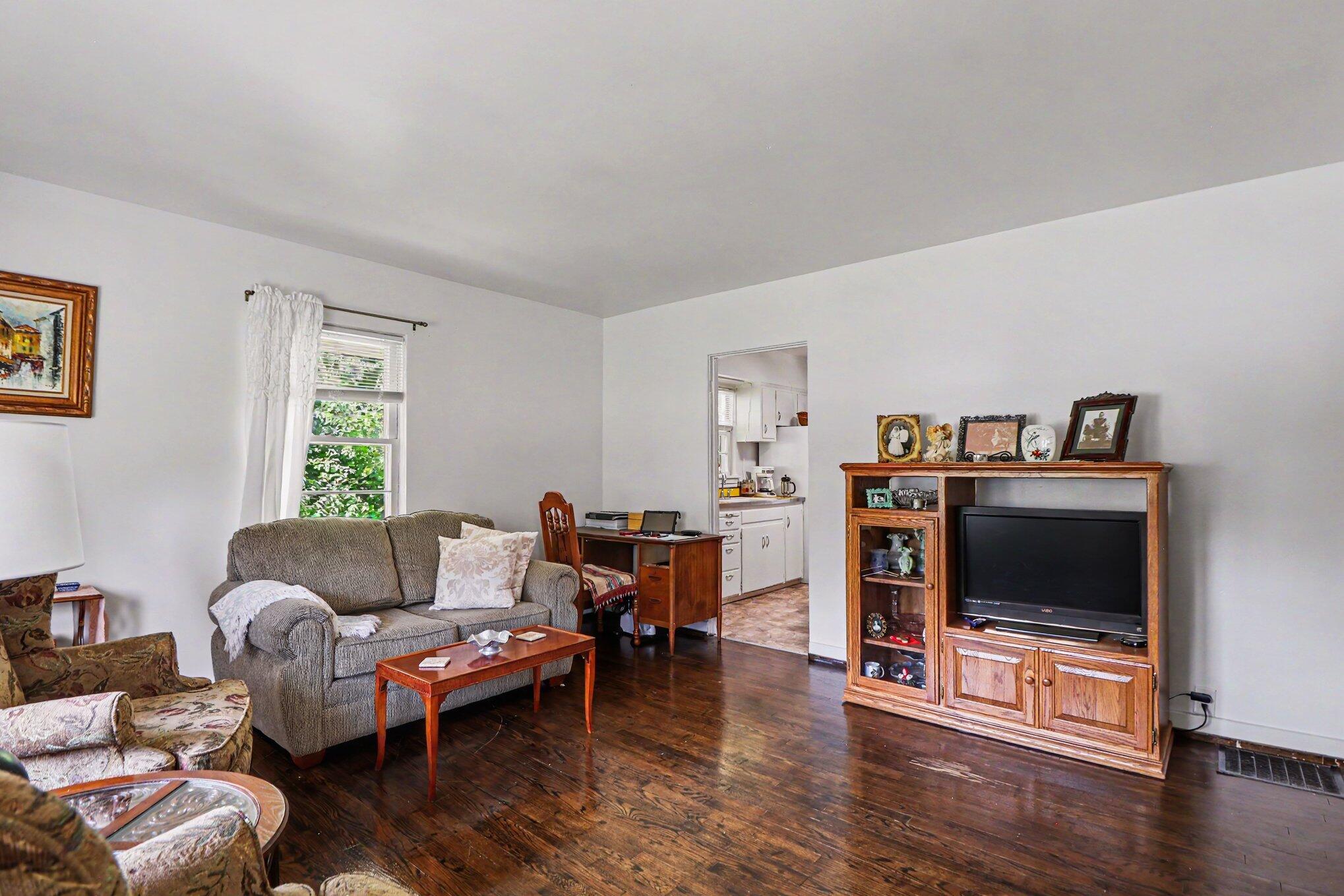 206 South Adams Street Hebron, IN 46341 - Photo 2 of 12 2038x1359