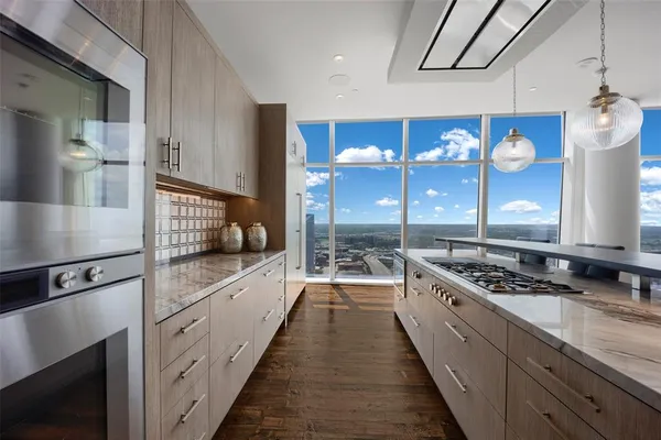 $7,500,000 | 1918 Olive Street, Unit 3901, Dallas, TX 75201