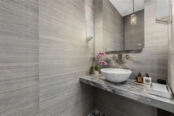 $7,500,000 | 1918 Olive Street, Unit 3901, Dallas, TX 75201