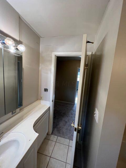 2674 Fishinger Road Upper Arlington, OH 43221 - Photo 17 of 33 The upper full bath can be accessed from the hallway as well as bedroom 3.