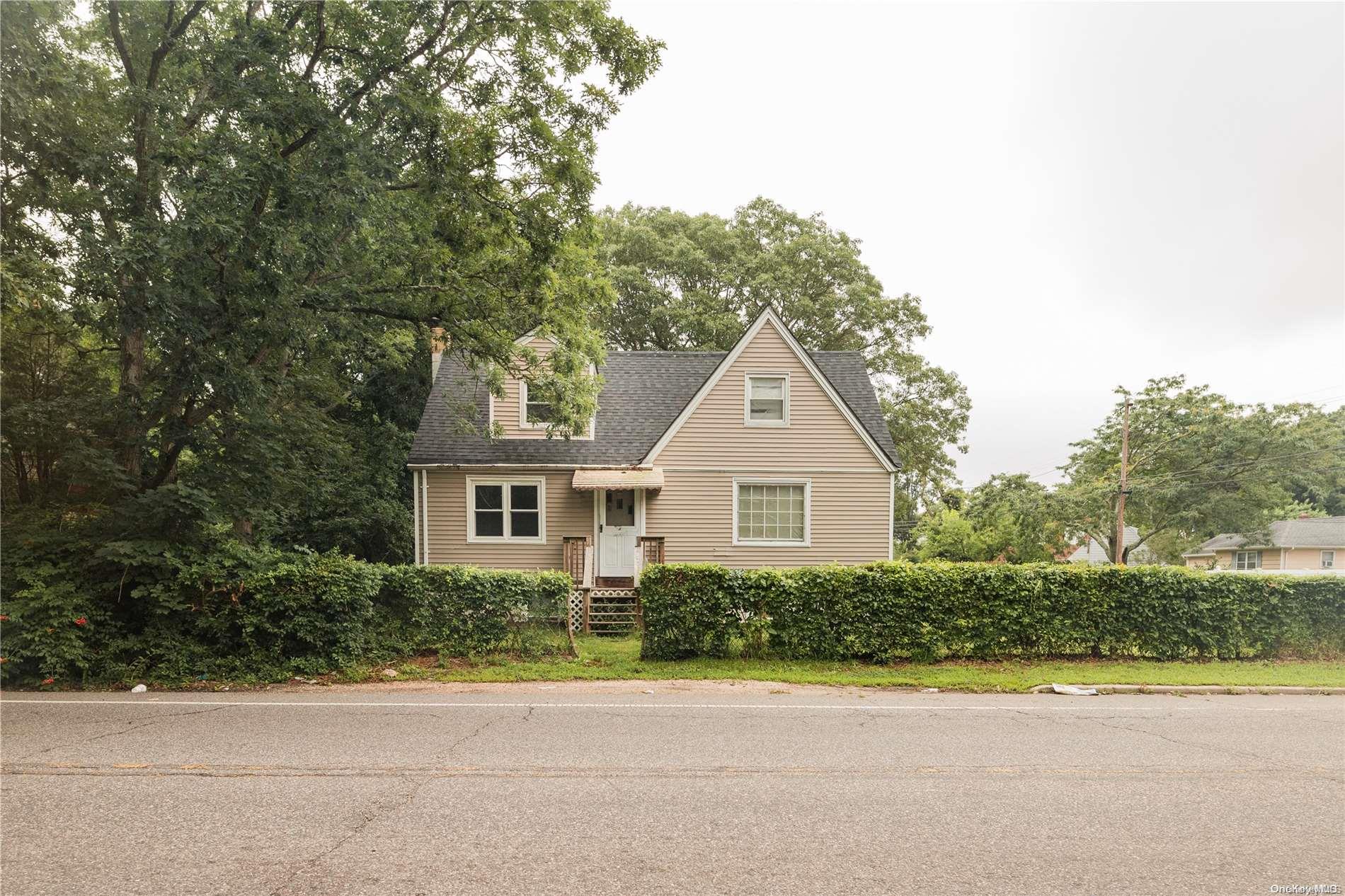1097 Udall Road Bay Shore, NY 11706 - Photo 1 of 1 Gallery Image 1