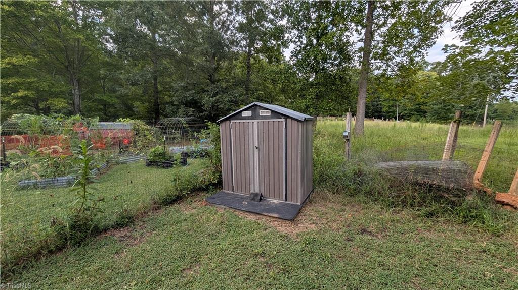 3393 Fulton Road Asheboro, NC 27205 - Photo 16 of 45 Gallery Image 16