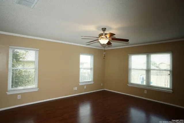 $1,500 | 811 Meadow Scape, Converse, TX 78109