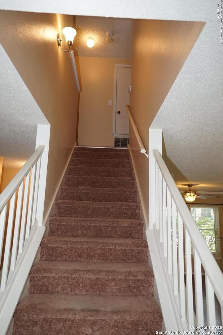 811 Meadow Scape Converse, TX 78109 - Photo 10 of 19 a view of entryway