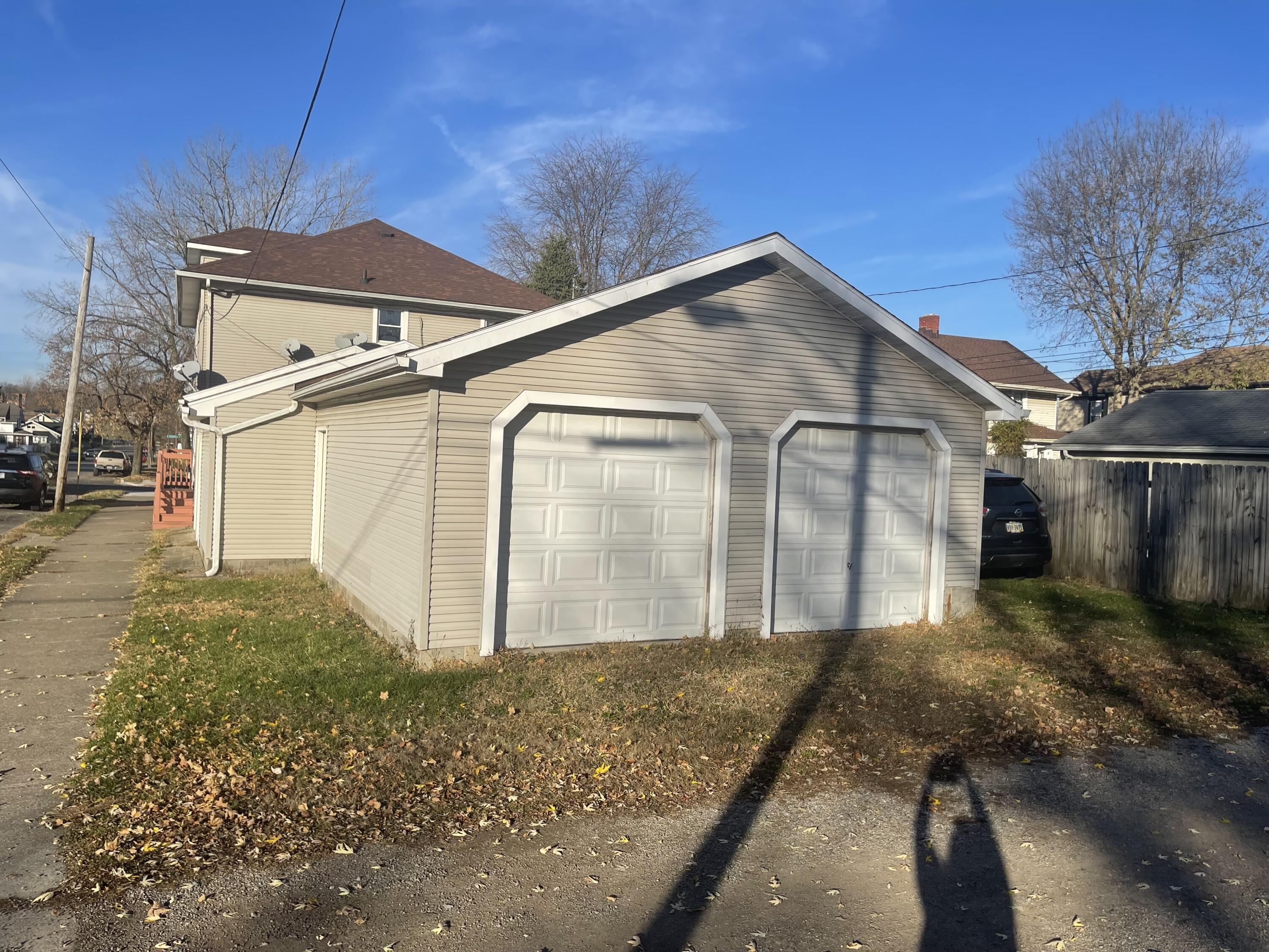 701 East Cassilly Street Springfield, OH 45503 - Photo 5 of 8