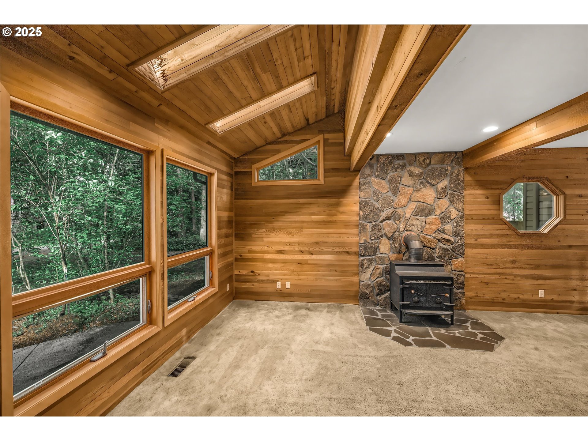 65277 East Sandy River Lane Rhododendron, OR 97049 - Photo 10 of 48