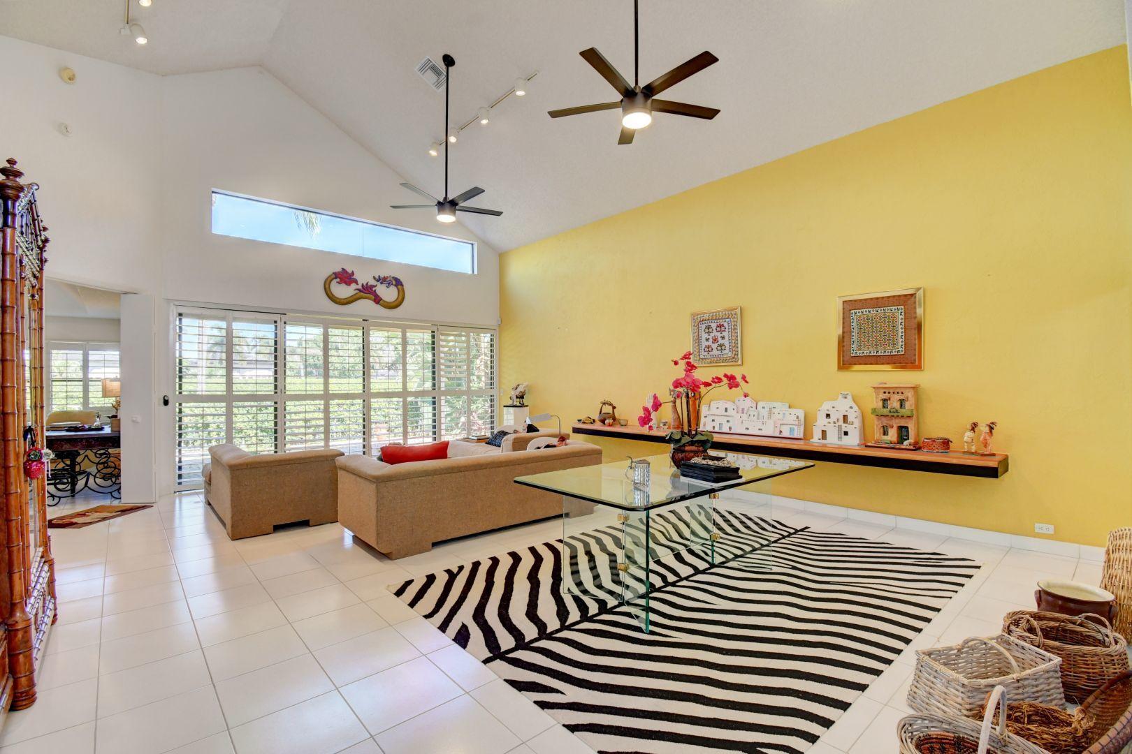 17517 Vía Capri Boca Raton, FL 33496 - Photo 5 of 31 08_dsc_3469_70_71_72_73