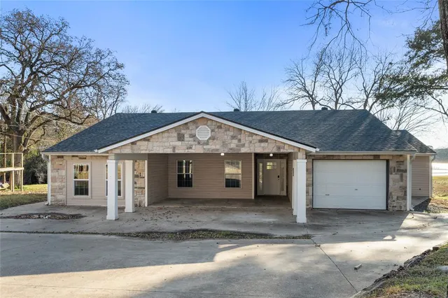 $475,000 | 109 Arrow Way, Gun Barrel City, TX 75156