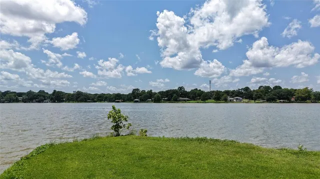 $475,000 | 109 Arrow Way, Gun Barrel City, TX 75156