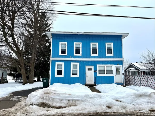 $1,300 | 97 East Seneca Street, Oswego, NY 13126