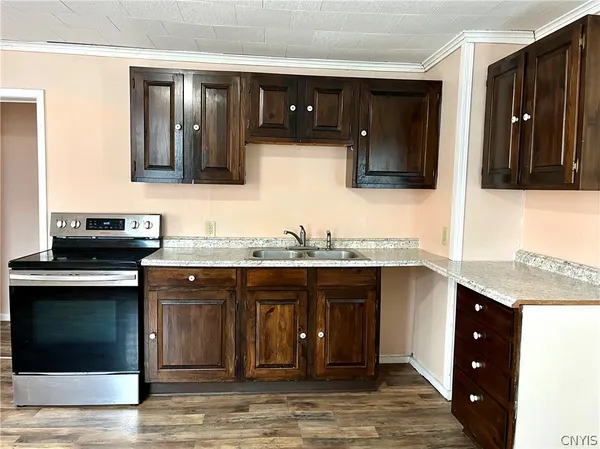 $1,300 | 97 East Seneca Street, Oswego, NY 13126