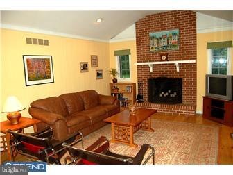 904 Sconnelltown Road West Chester, PA 19382 - Photo 5 of 12 Family Room