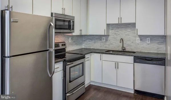 $4,046 | 201 South 25th Street, Unit 2B420, Philadelphia, PA 19103