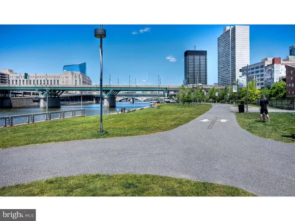 $4,046 | 201 South 25th Street, Unit 2B420, Philadelphia, PA 19103