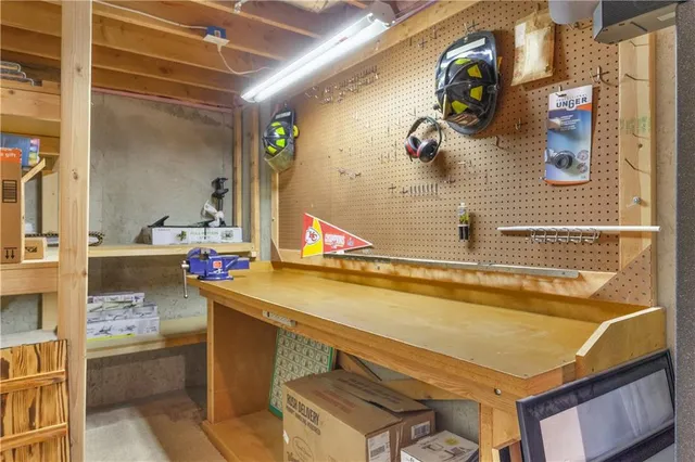 $425,000 | 705 Southeast 11 Terrace, Lee's Summit, MO 64081