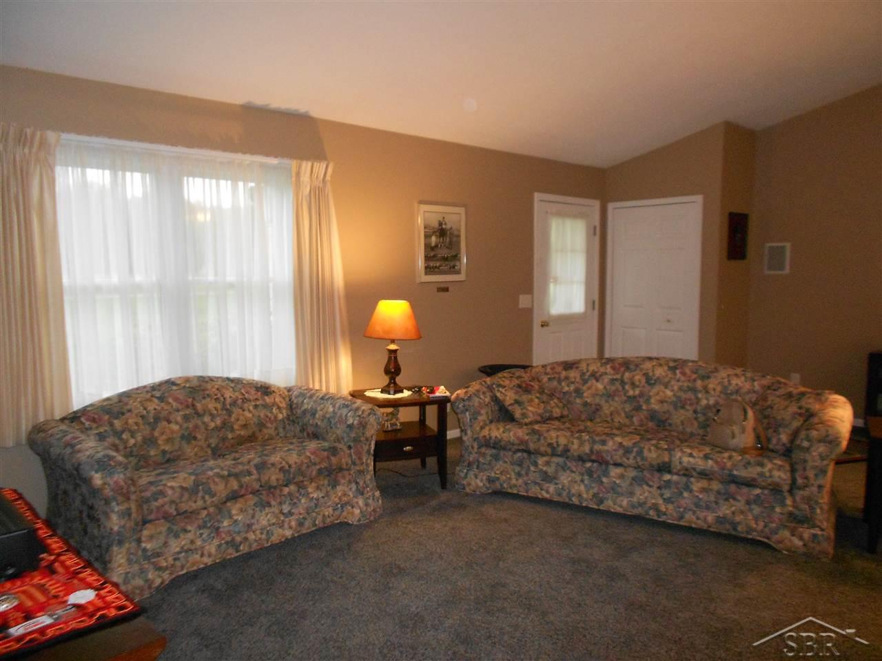 10595 North Gleaner Road Freeland, MI 48623 - Photo 4 of 34 Gallery Image 4