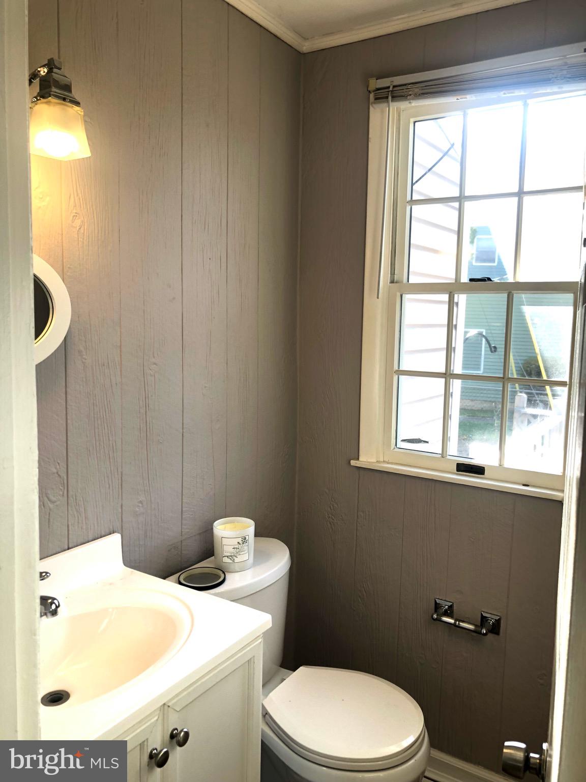 2 Bisbee Road Newark, DE 19711 - Photo 8 of 17 Half bath on the first floor