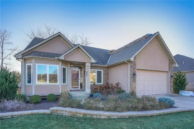 $475,000 | 205 East 126th Street, Kansas City, MO 64145