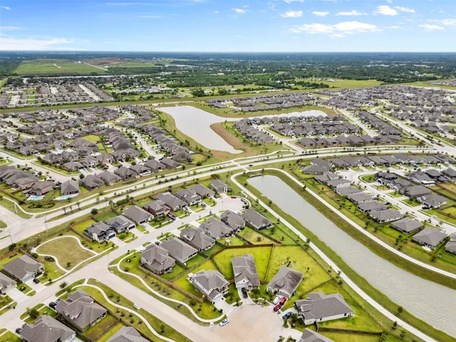 $3,300 | 2405 Bayrose Drive, Texas City, TX 77568