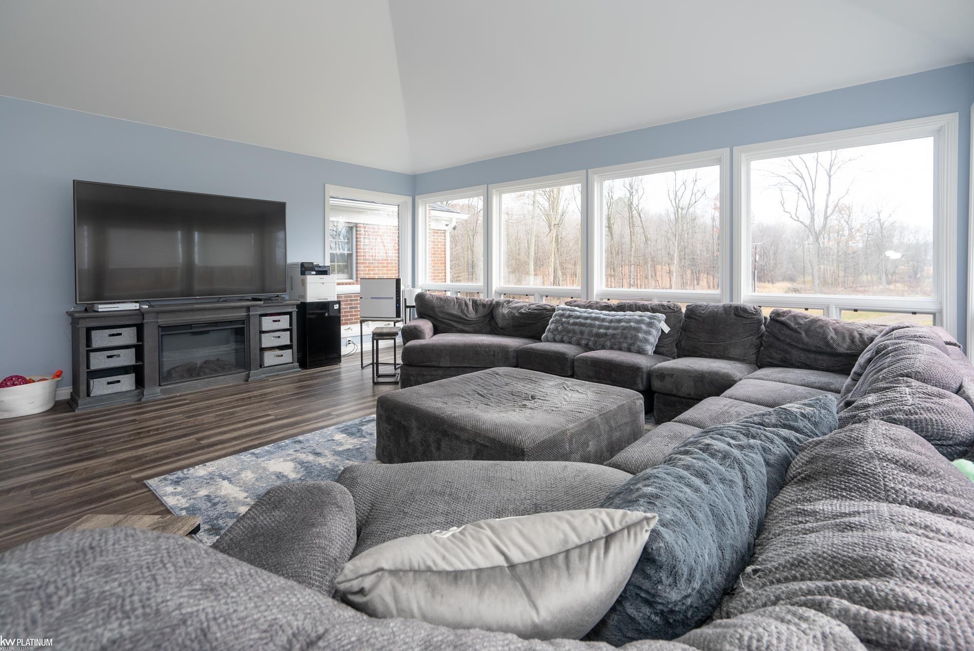 2401 East Brocker Road Metamora, MI 48455 - Photo 11 of 26