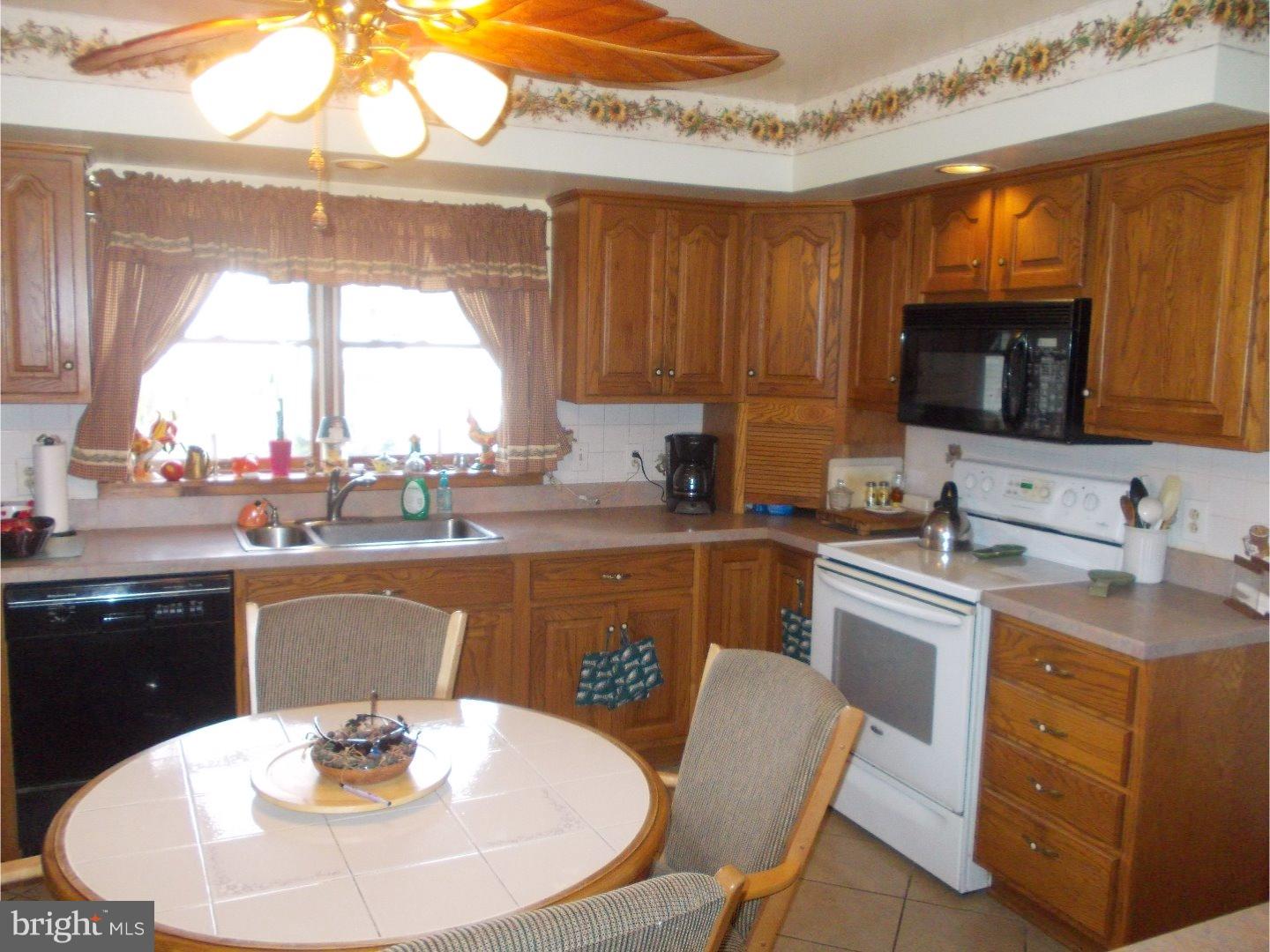 2 Foxglove Road Levittown, PA 19056 - Photo 7 of 22 Kitchen