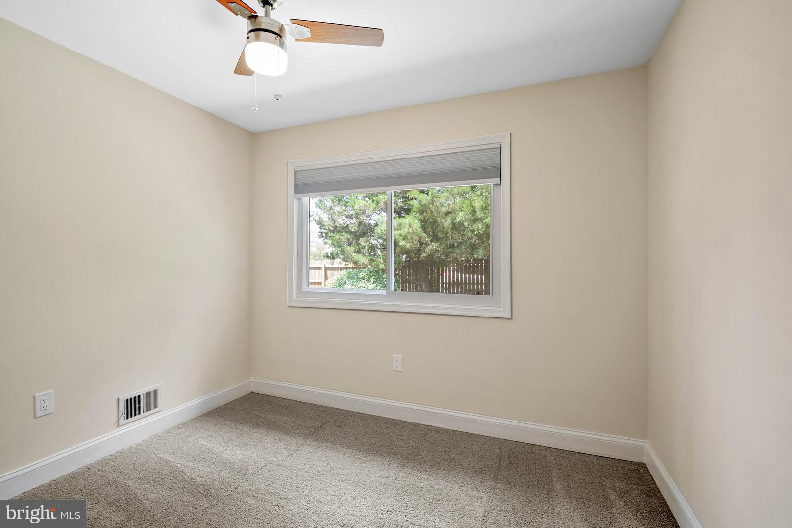 10 Thrush Road Sterling, VA 20164 - Photo 22 of 35 Gallery Image 22