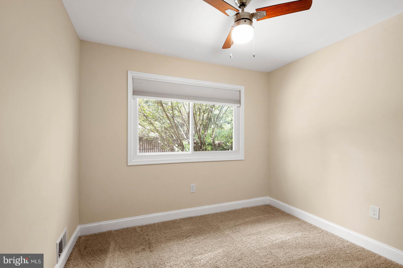 10 Thrush Road Sterling, VA 20164 - Photo 25 of 35 Gallery Image 25