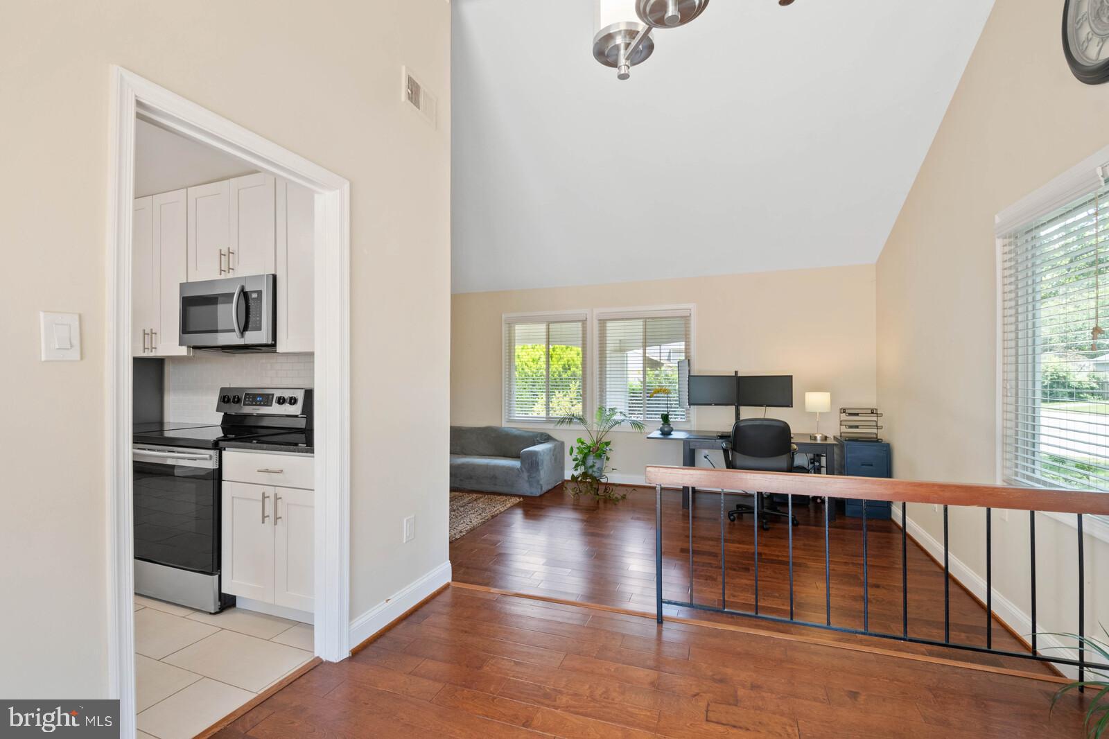10 Thrush Road Sterling, VA 20164 - Photo 10 of 35 Gallery Image 10