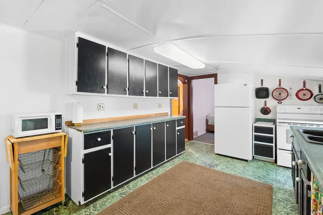 $139,900 | 208 West St Marys Street, Decatur, MI 49045