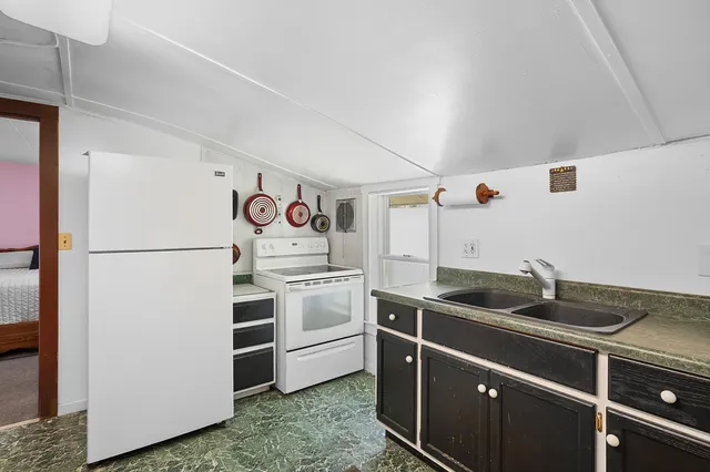 $139,900 | 208 West St Marys Street, Decatur, MI 49045