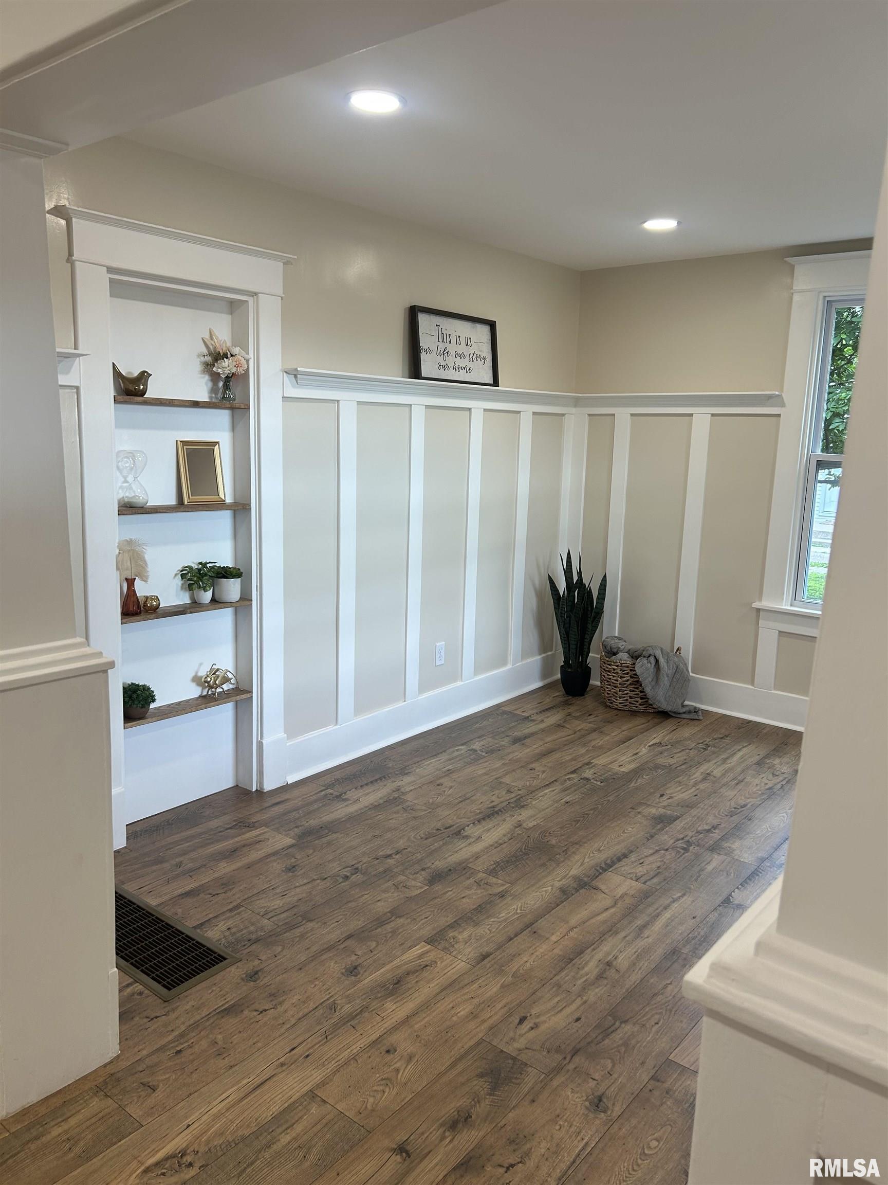 341 Wilson Street Mendon, IL 62351 - Photo 5 of 14