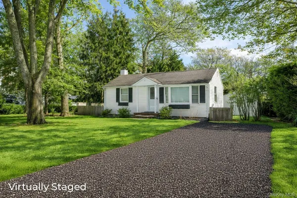 $675,000 | 5 Sherman Avenue, Hampton Bays, NY 11946