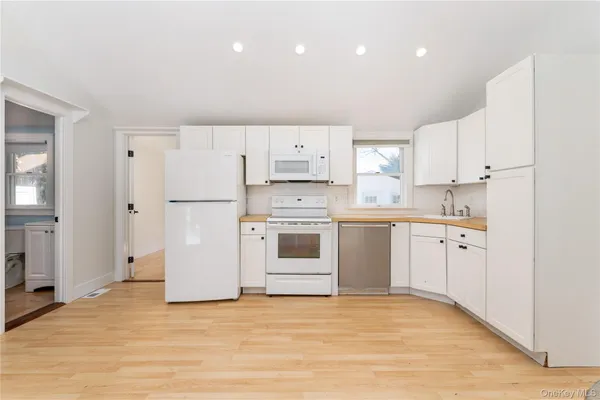 $675,000 | 5 Sherman Avenue, Hampton Bays, NY 11946