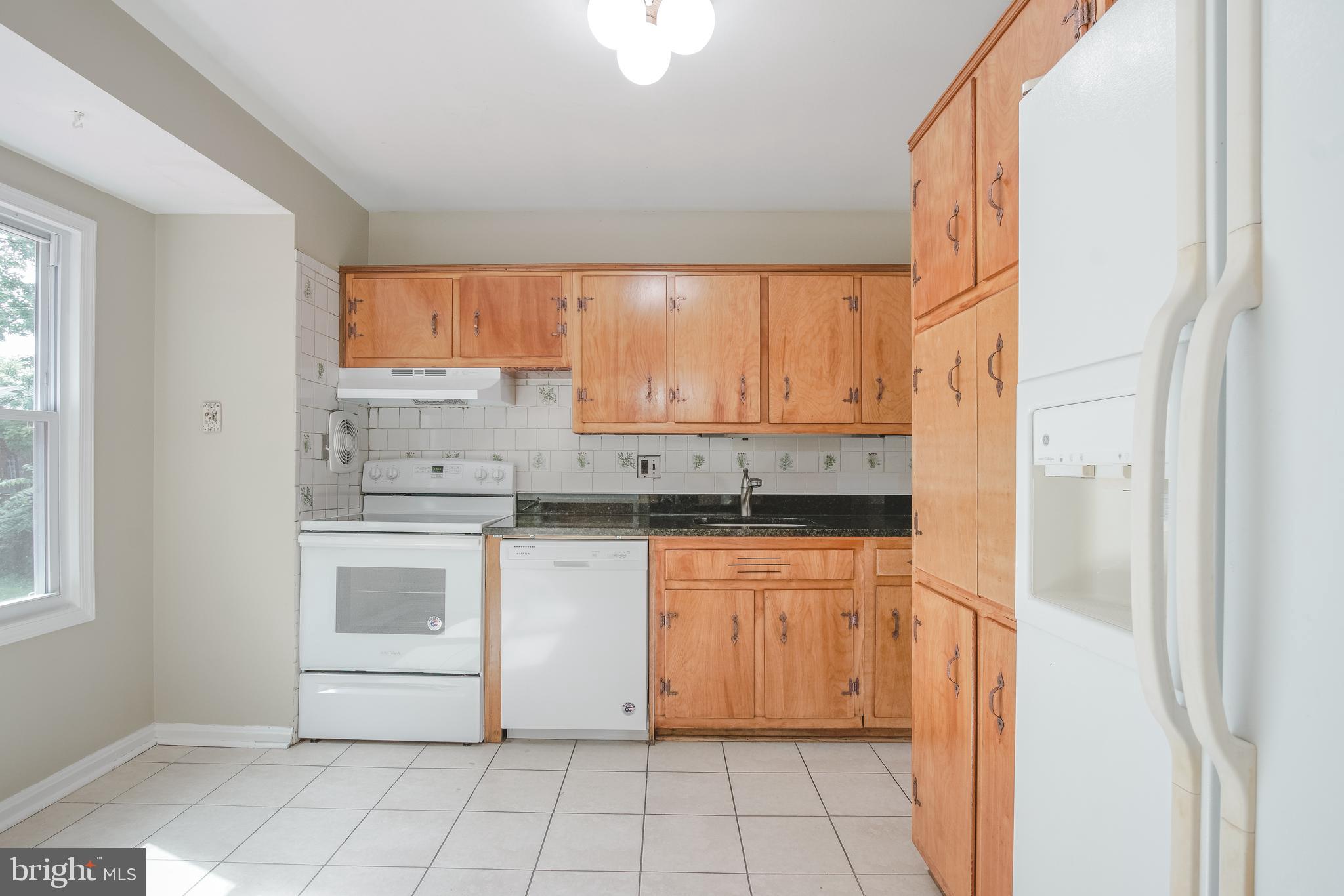 13010 Estelle Road Silver Spring, MD 20906 - Photo 13 of 39 kitchen