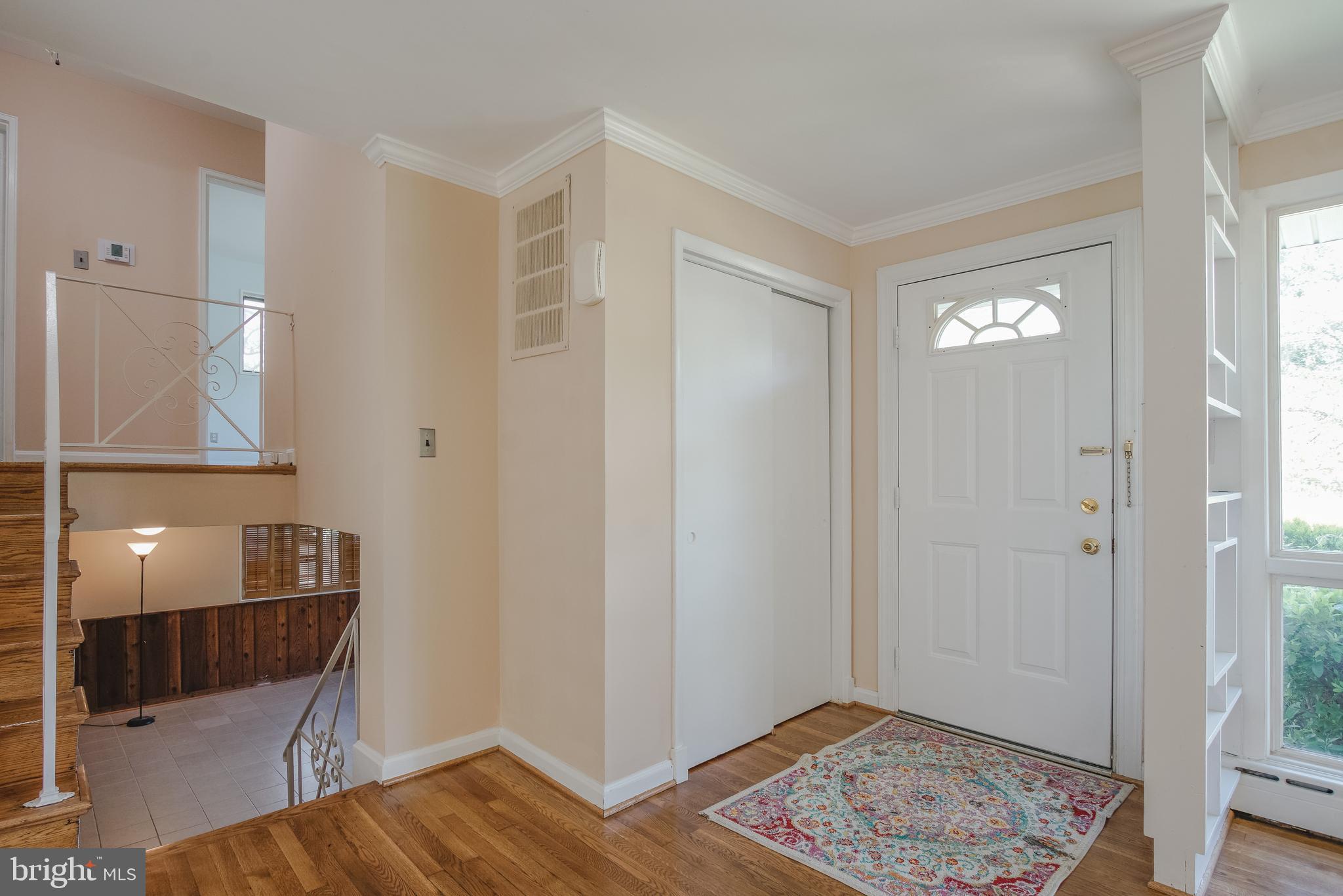 13010 Estelle Road Silver Spring, MD 20906 - Photo 4 of 39 foyer