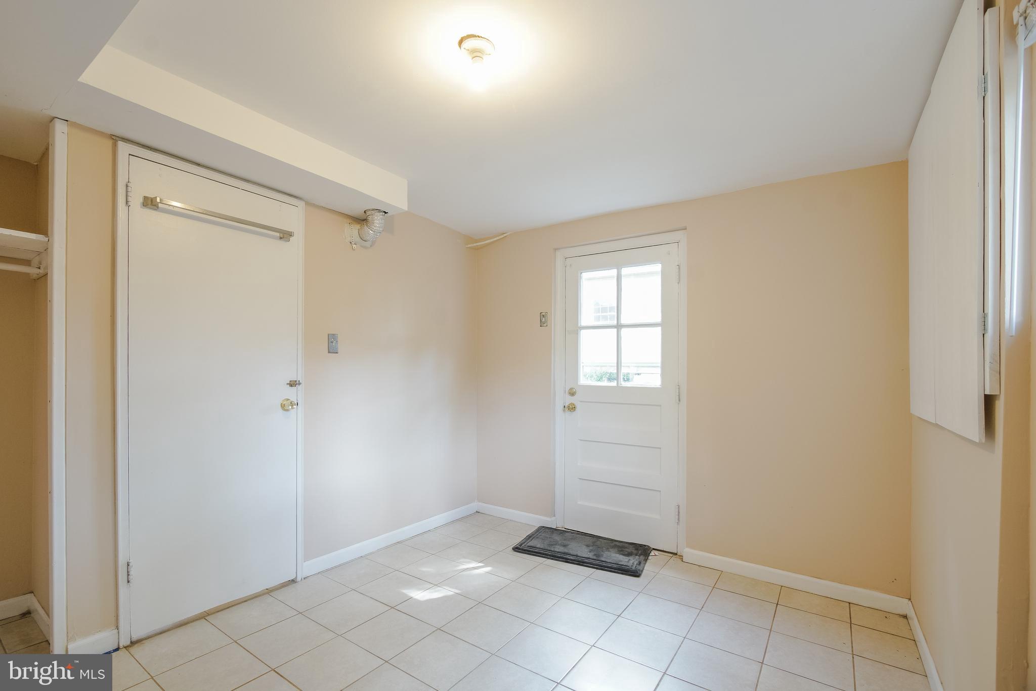 13010 Estelle Road Silver Spring, MD 20906 - Photo 32 of 39 4th bed room / walk out