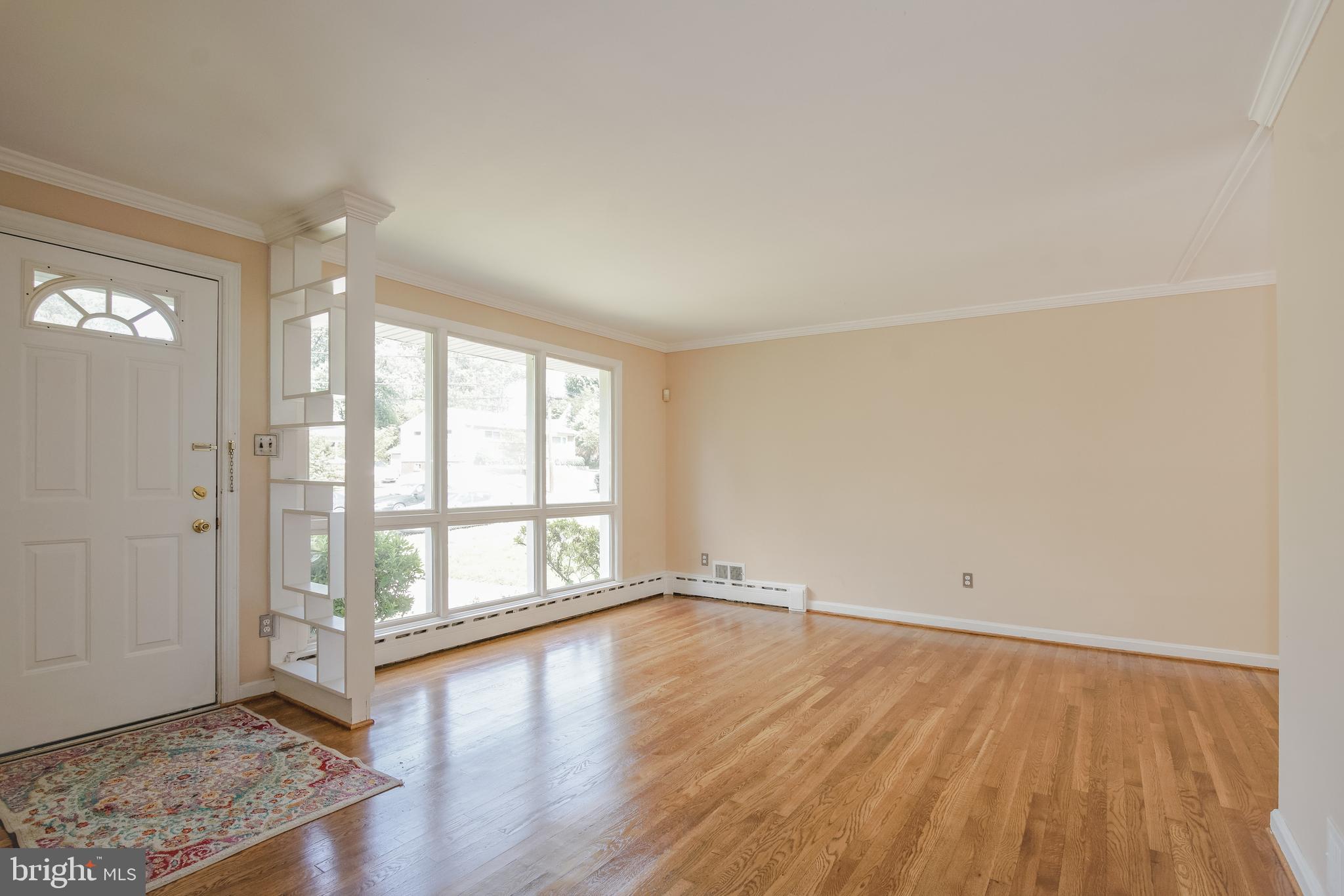 13010 Estelle Road Silver Spring, MD 20906 - Photo 5 of 39 living room
