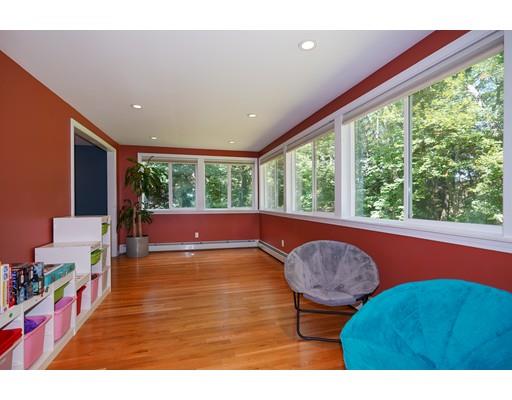 5 Mc Intosh Road Chelmsford, MA 01824 - Photo 6 of 18 Gallery Image 6