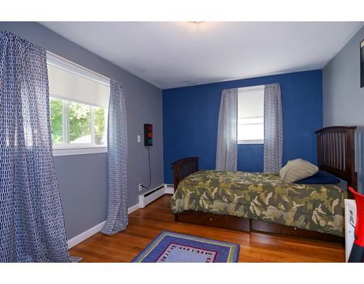 5 Mc Intosh Road Chelmsford, MA 01824 - Photo 8 of 18 Gallery Image 8