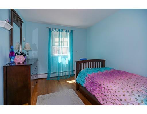 5 Mc Intosh Road Chelmsford, MA 01824 - Photo 9 of 18 Gallery Image 9
