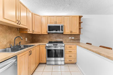 $369,900 | 1214 12th Lane, Palm Beach Gardens, FL 33418