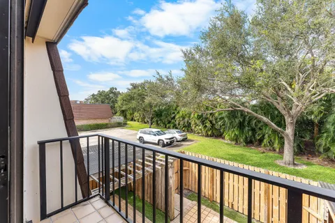 $369,900 | 1214 12th Lane, Palm Beach Gardens, FL 33418