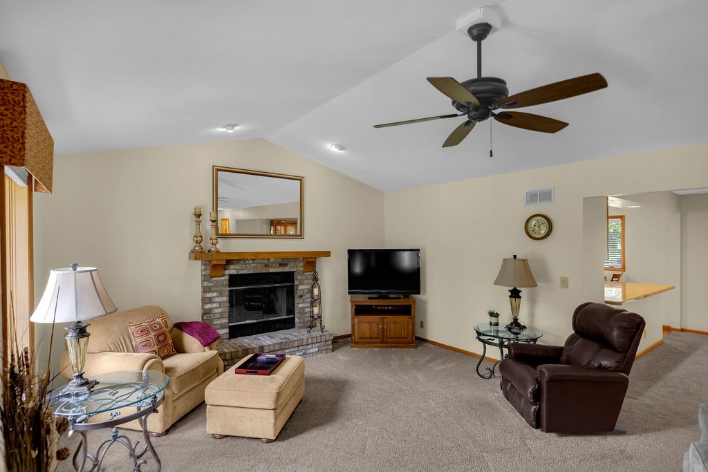 6401 Reas Bridge Road Argenta, IL 62501 - Photo 8 of 36