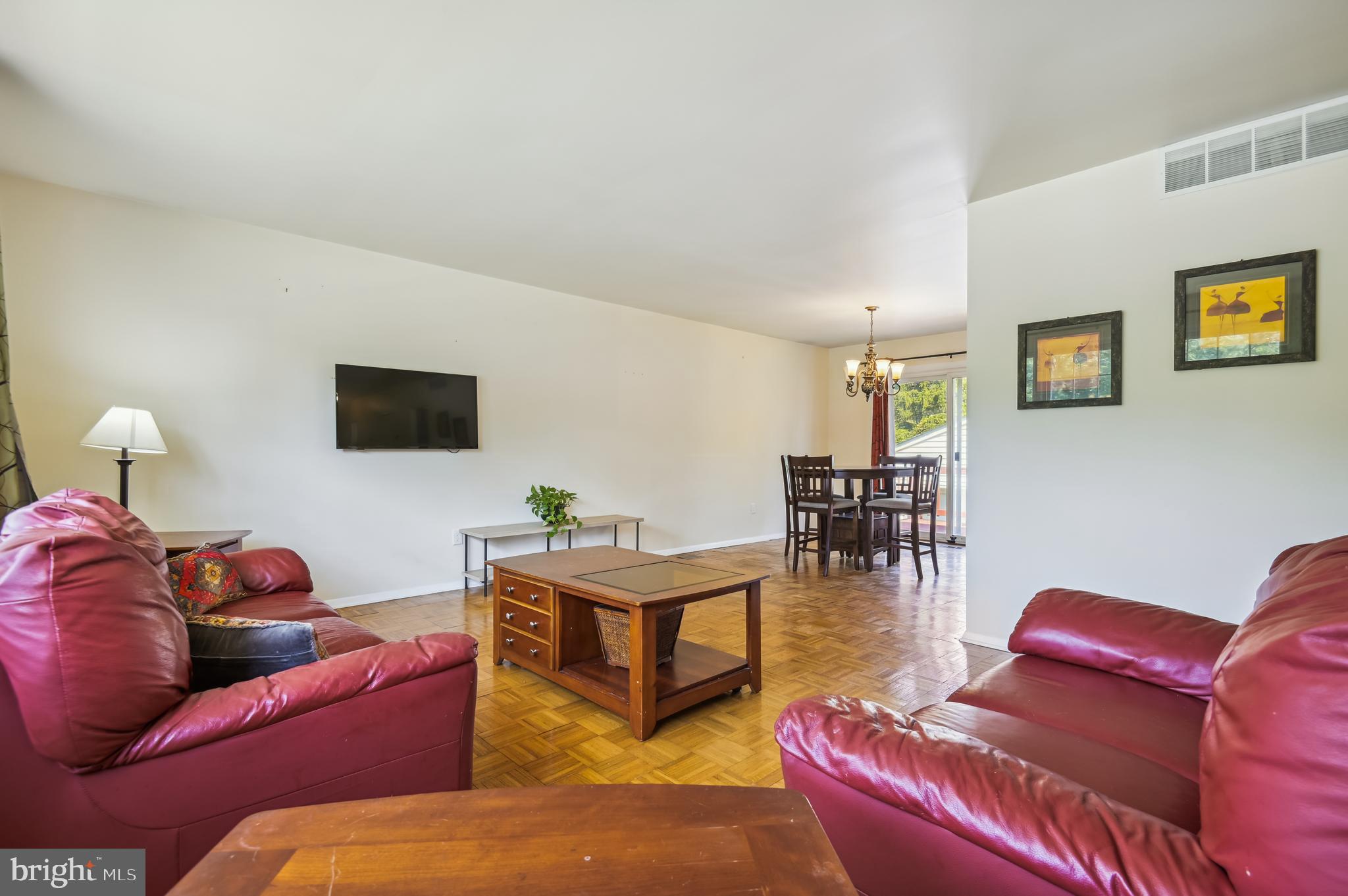 1004 Breezewick Road Towson, MD 21286 - Photo 6 of 30 Gallery Image 6