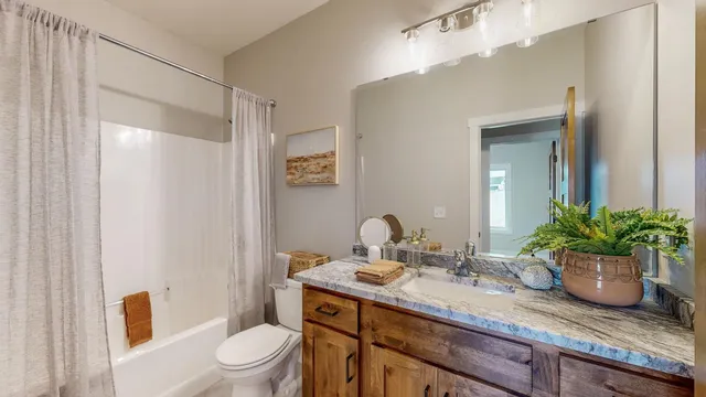 $499,900 | 509 Golfview Avenue, Zumbrota, MN 55992