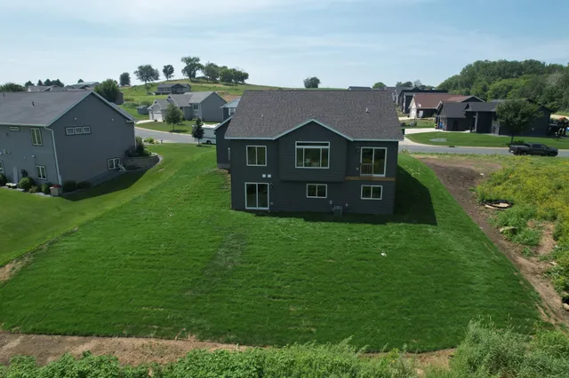 $499,900 | 509 Golfview Avenue, Zumbrota, MN 55992